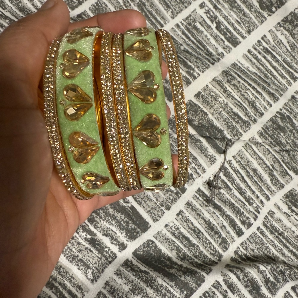 Elegant Gold and Green Heart Bangle Set